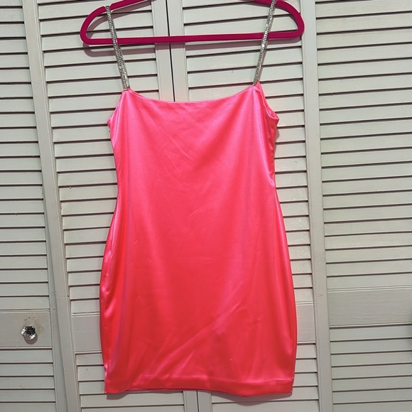 Pink bodycon dress - Picture 3 of 4
